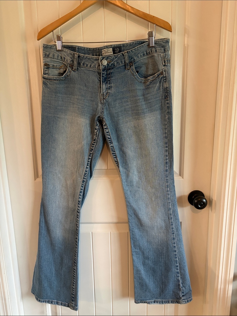 Aeropostale Women's Light Wash Flare Jeans